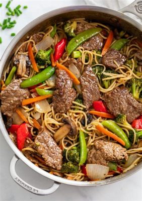  Pingliang Beef Noodles: Sind Sie bereit für ein köstliches Durcheinander aus würzigem Rindfleisch und federleichten Nudeln?